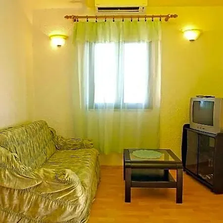 879 Hotel